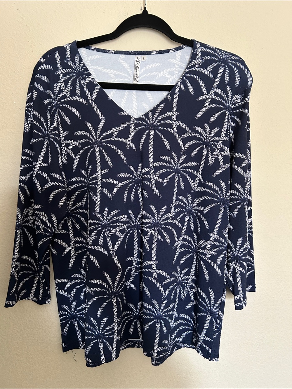 Lulu B Navy and White Rope Print V-Neck Top